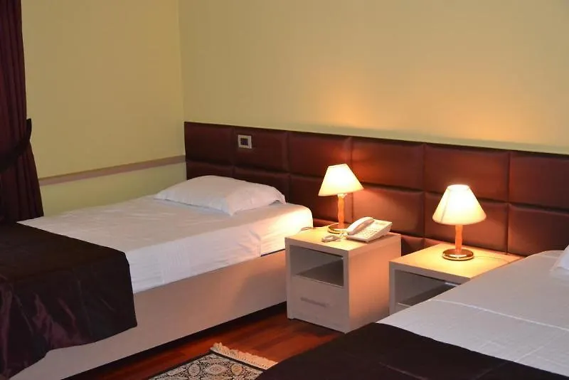 ***  Arber Hotel Tiran Arnavutluk