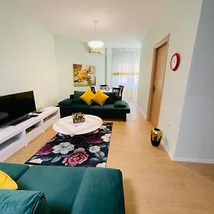  Appartamento New In Center Of