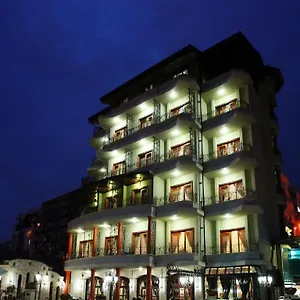Dinasty 4*, Tirana Albanie